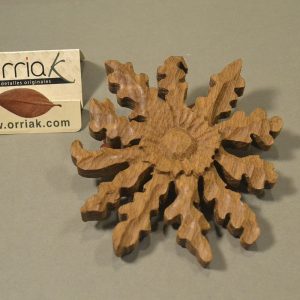 Eguzkilore tallado en Madera de Roble (Pequeño)